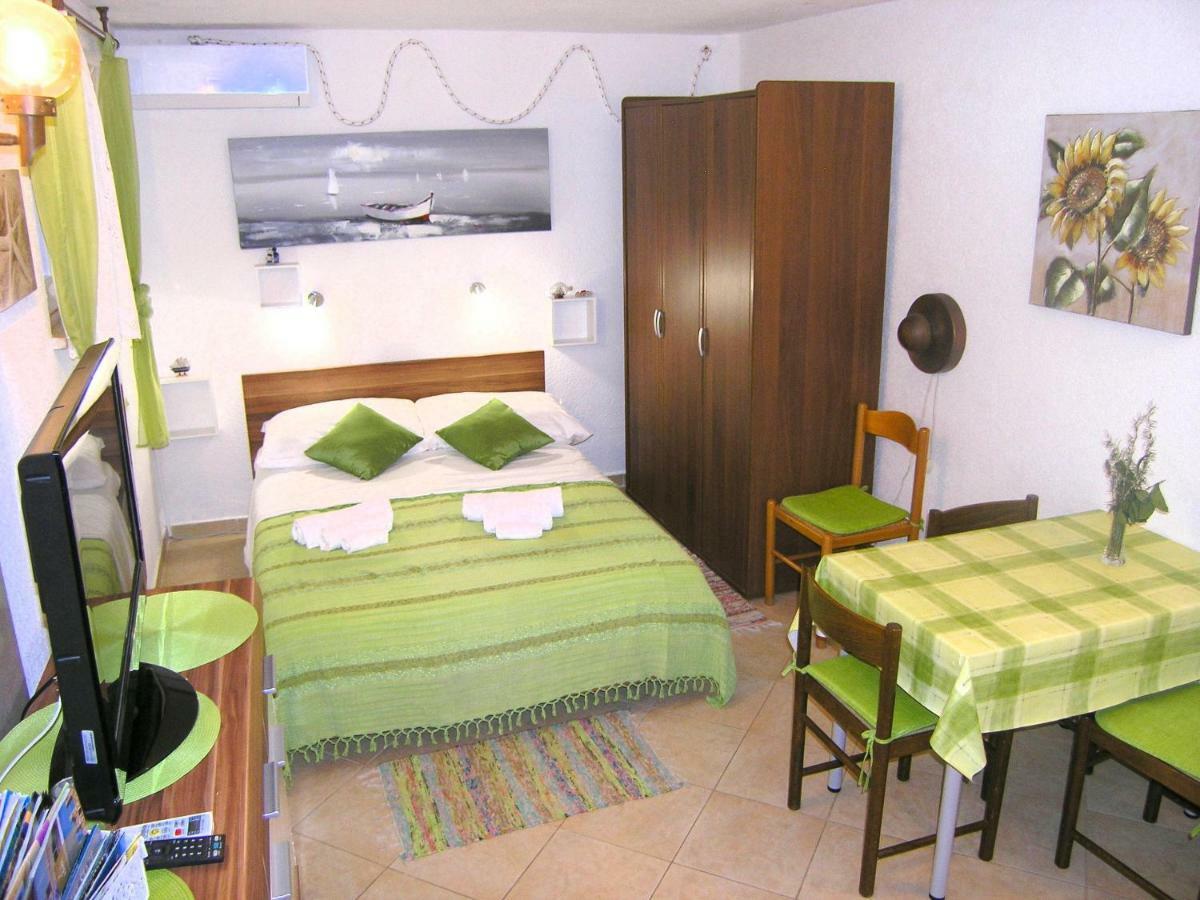 Studio Apartment Tamara Krk Town Zewnętrze zdjęcie