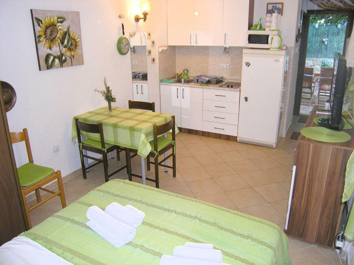 Studio Apartment Tamara Krk Town Zewnętrze zdjęcie